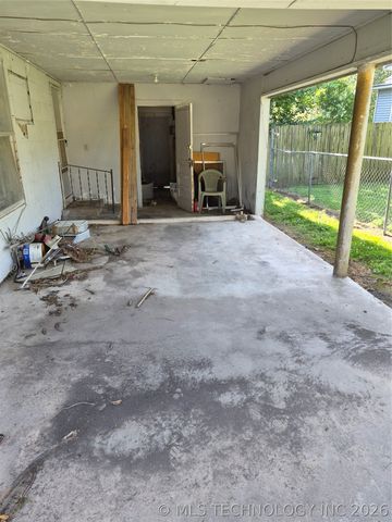 503 N Broadway, Checotah, OK 74426