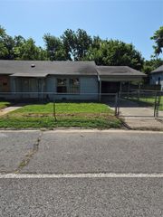 503 N Broadway, Checotah, OK 74426