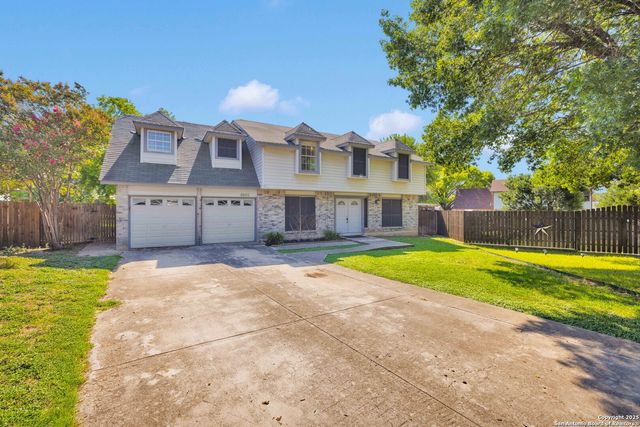 8802 Boise Hills Dr, San Antonio, TX 78250