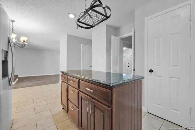 8802 Boise Hills Dr, San Antonio, TX 78250