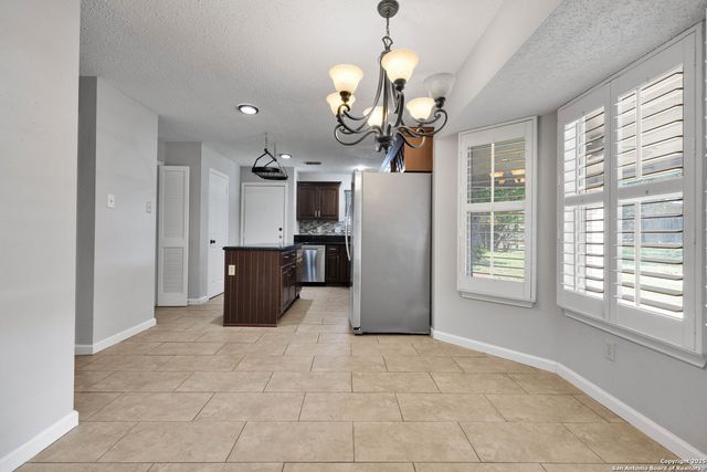 8802 Boise Hills Dr, San Antonio, TX 78250