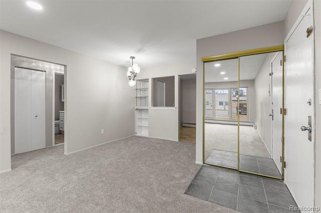 26305 W 7 Mile Road 101, Redford, MI 48240