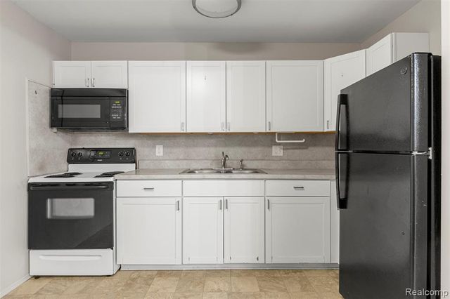 26305 W 7 Mile Road 101, Redford, MI 48240