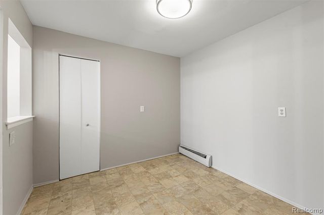 26305 W 7 Mile Road 101, Redford, MI 48240