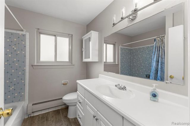 26305 W 7 Mile Road 101, Redford, MI 48240