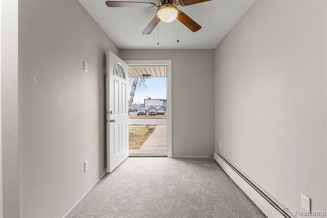 26305 W 7 Mile Road 101, Redford, MI 48240