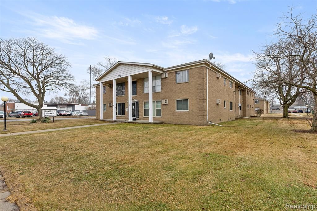 26305 W 7 Mile Road 101, Redford, MI 48240