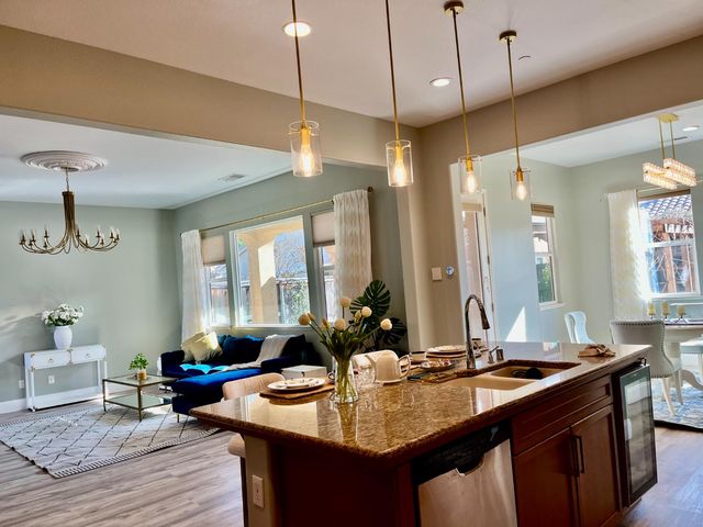 2845 E Goshen, Fresno, CA 93720