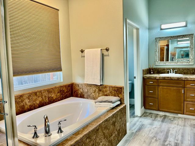 2845 E Goshen, Fresno, CA 93720