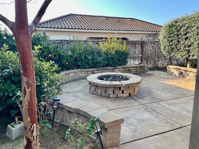 2845 E Goshen, Fresno, CA 93720