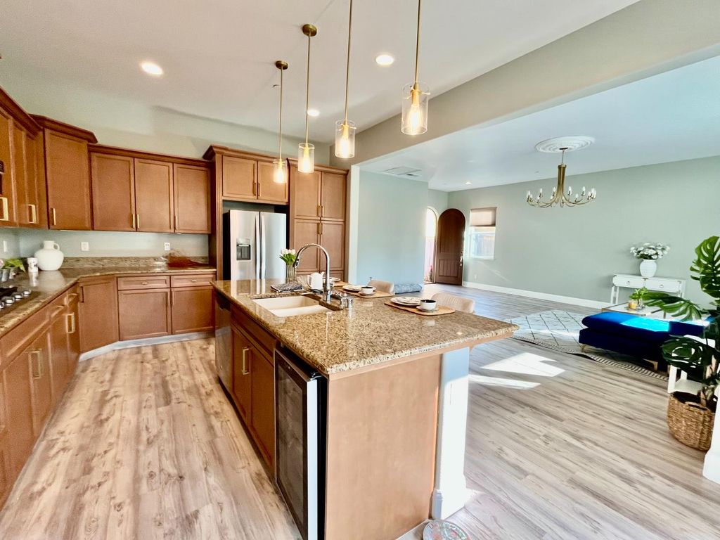 Image 18 of property listing at 2845 E Goshen, Fresno, CA 93720