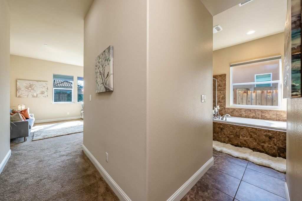 Image 24 of property listing at 2845 E Goshen, Fresno, CA 93720