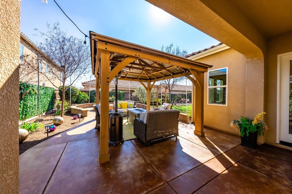 Image 33 of property listing at 2845 E Goshen, Fresno, CA 93720