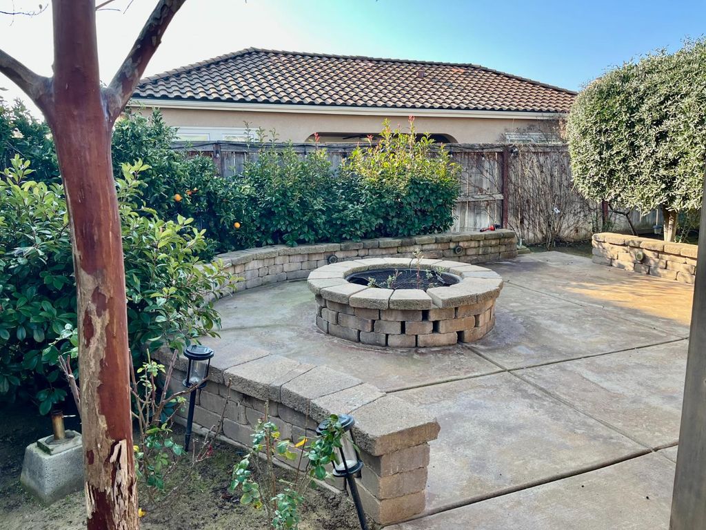 Image 34 of property listing at 2845 E Goshen, Fresno, CA 93720