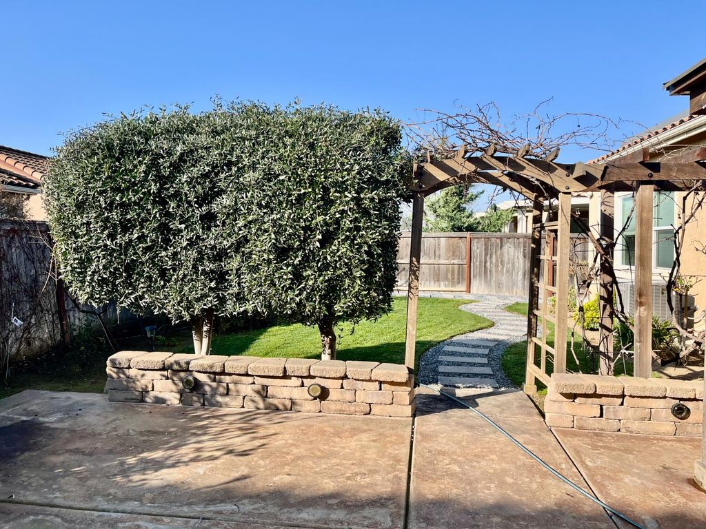 Image 35 of property listing at 2845 E Goshen, Fresno, CA 93720