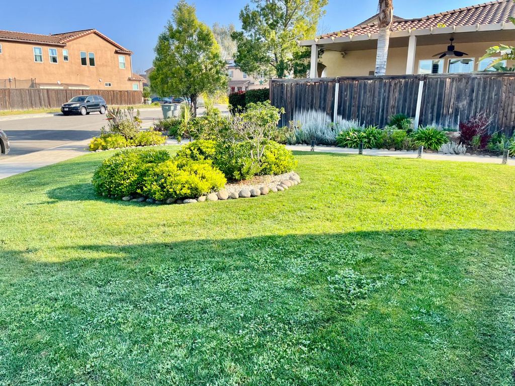 Image 5 of property listing at 2845 E Goshen, Fresno, CA 93720