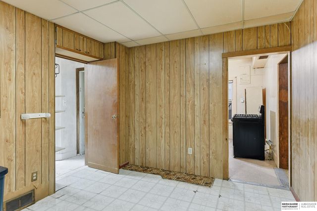 7916 N 30th Street, Omaha, NE 68122