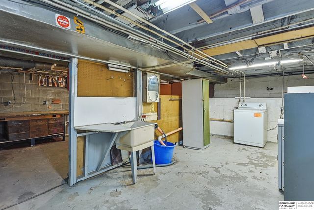 7916 N 30th Street, Omaha, NE 68122