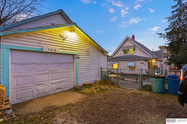7916 N 30th Street, Omaha, NE 68122