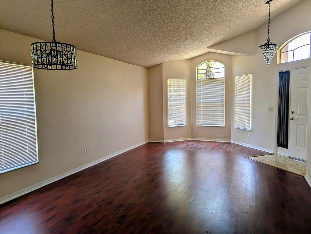 Image 2 of property listing at 13712 DEVLIN COURT, Orlando, FL 32837