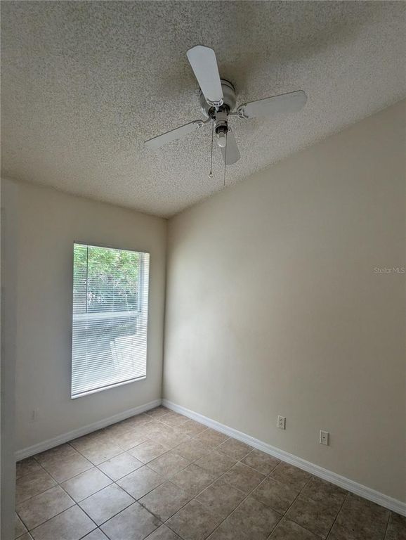 Image 8 of property listing at 13712 DEVLIN COURT, Orlando, FL 32837