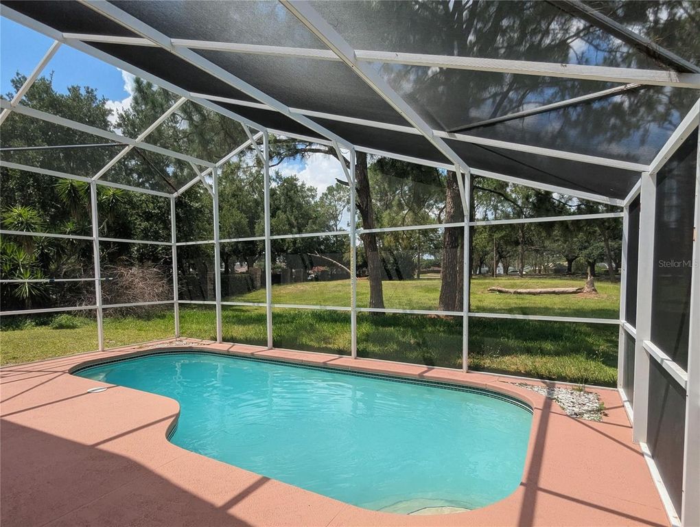 Image 9 of property listing at 13712 DEVLIN COURT, Orlando, FL 32837