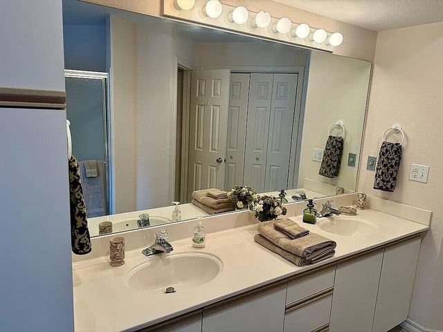 902 Rocky Shore Terrace, Kimberling City, MO 65686