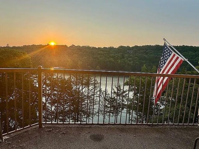 902 Rocky Shore Terrace, Kimberling City, MO 65686