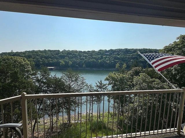 902 Rocky Shore Terrace, Kimberling City, MO 65686