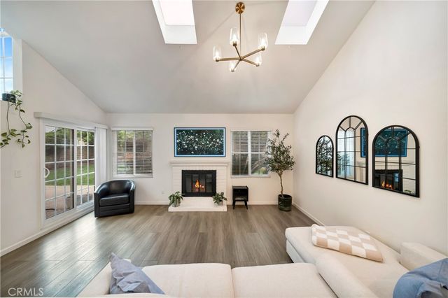 21733 Vintage, Chatsworth, CA 91311