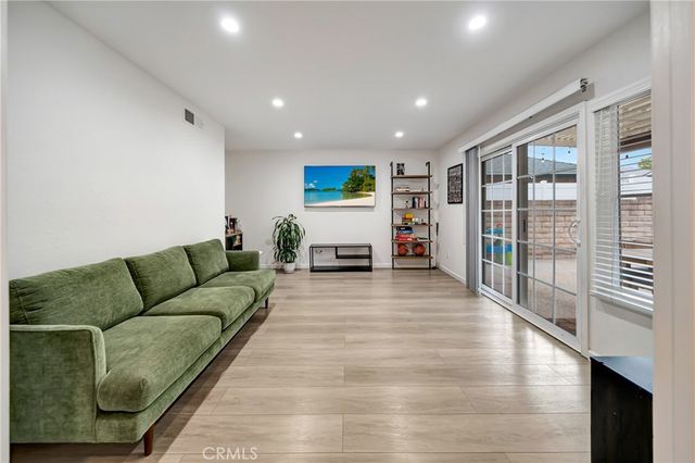 21733 Vintage, Chatsworth, CA 91311