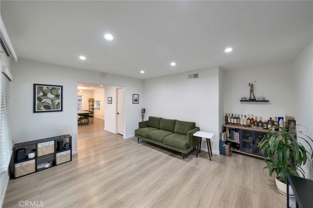 21733 Vintage, Chatsworth, CA 91311