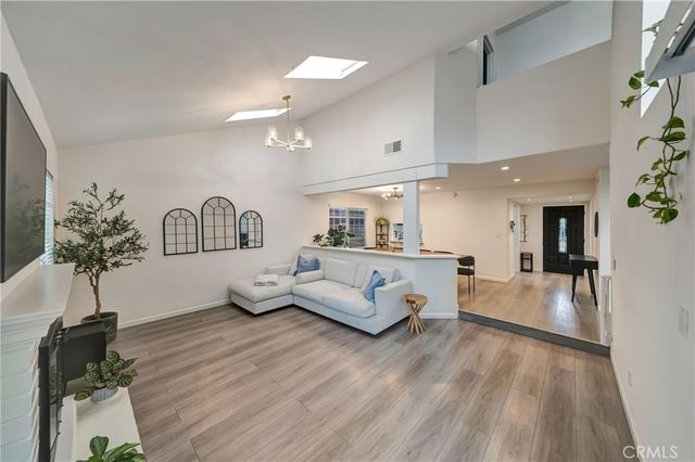 21733 Vintage, Chatsworth, CA 91311