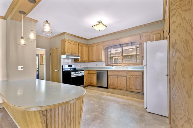 157 Bates Avenue, Saint Paul, MN 55106
