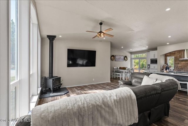 86 Payette Dr, Athol, ID 83801