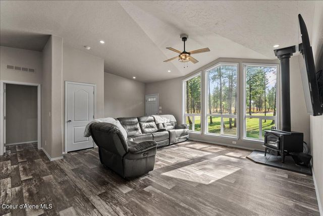86 Payette Dr, Athol, ID 83801
