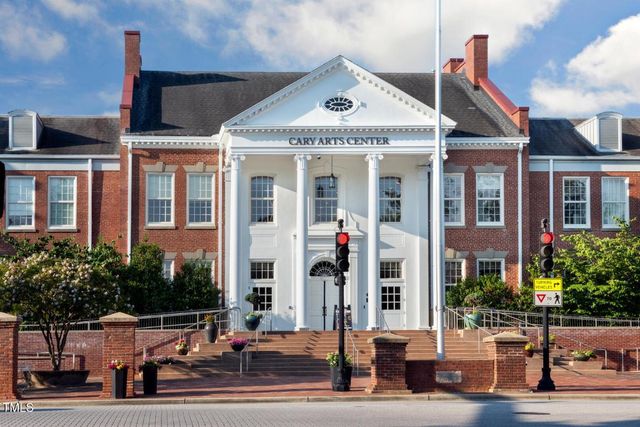 905 Ball Field Alley 306, Cary, NC 27511