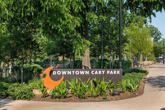 905 Ball Field Alley 306, Cary, NC 27511