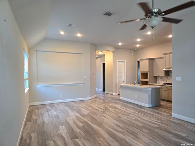 13822 QUIET FOX LN, San Antonio, TX 78245