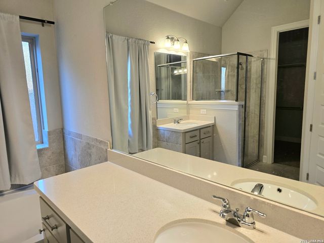 13822 QUIET FOX LN, San Antonio, TX 78245