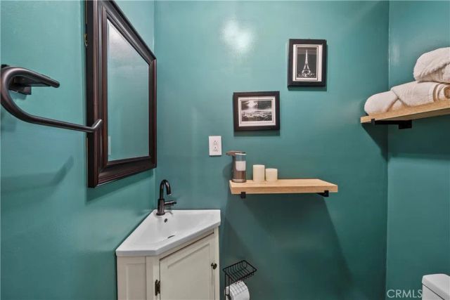 27933 Honeycomb, Saugus, CA 91350