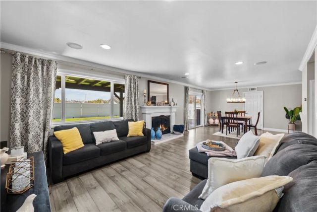 27933 Honeycomb, Saugus, CA 91350