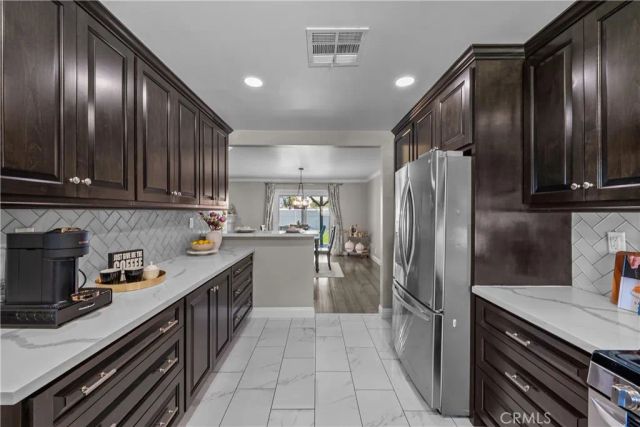 27933 Honeycomb, Saugus, CA 91350