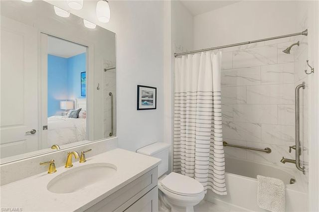 9633 Montelanico LOOP # 203, Naples, FL 34119