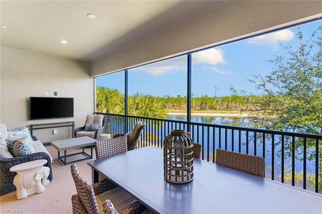 9633 Montelanico LOOP # 203, Naples, FL 34119