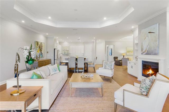 9633 Montelanico LOOP # 203, Naples, FL 34119