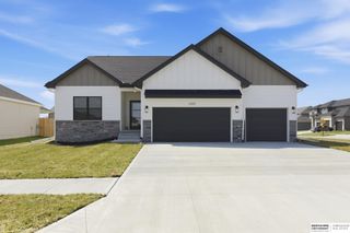 11658 S 124th Avenue, Papillion, NE 68046