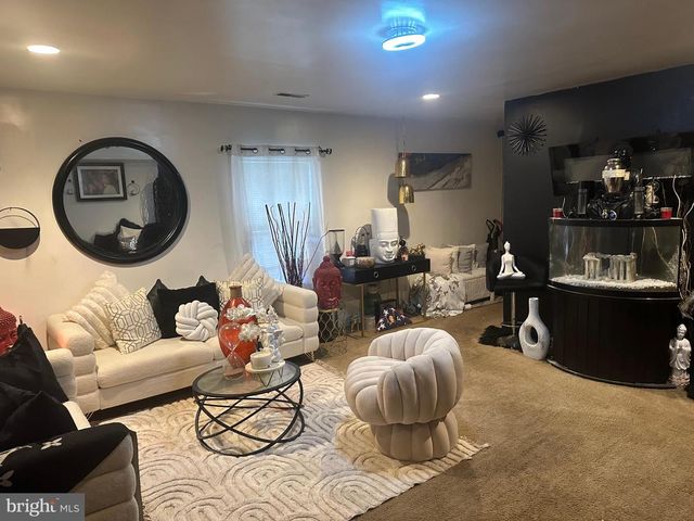 1027 49TH ST NE, Washington, DC 20019