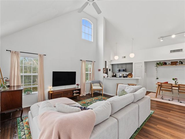 9186 LAKE CHASE ISLAND WAY, Tampa, FL 33626