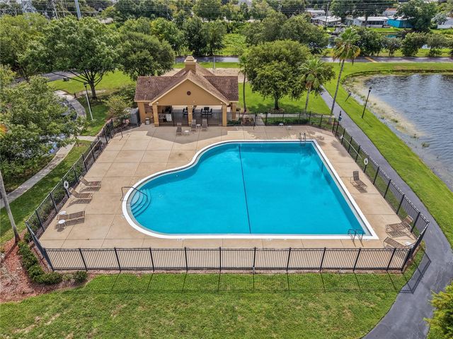 9186 LAKE CHASE ISLAND WAY, Tampa, FL 33626